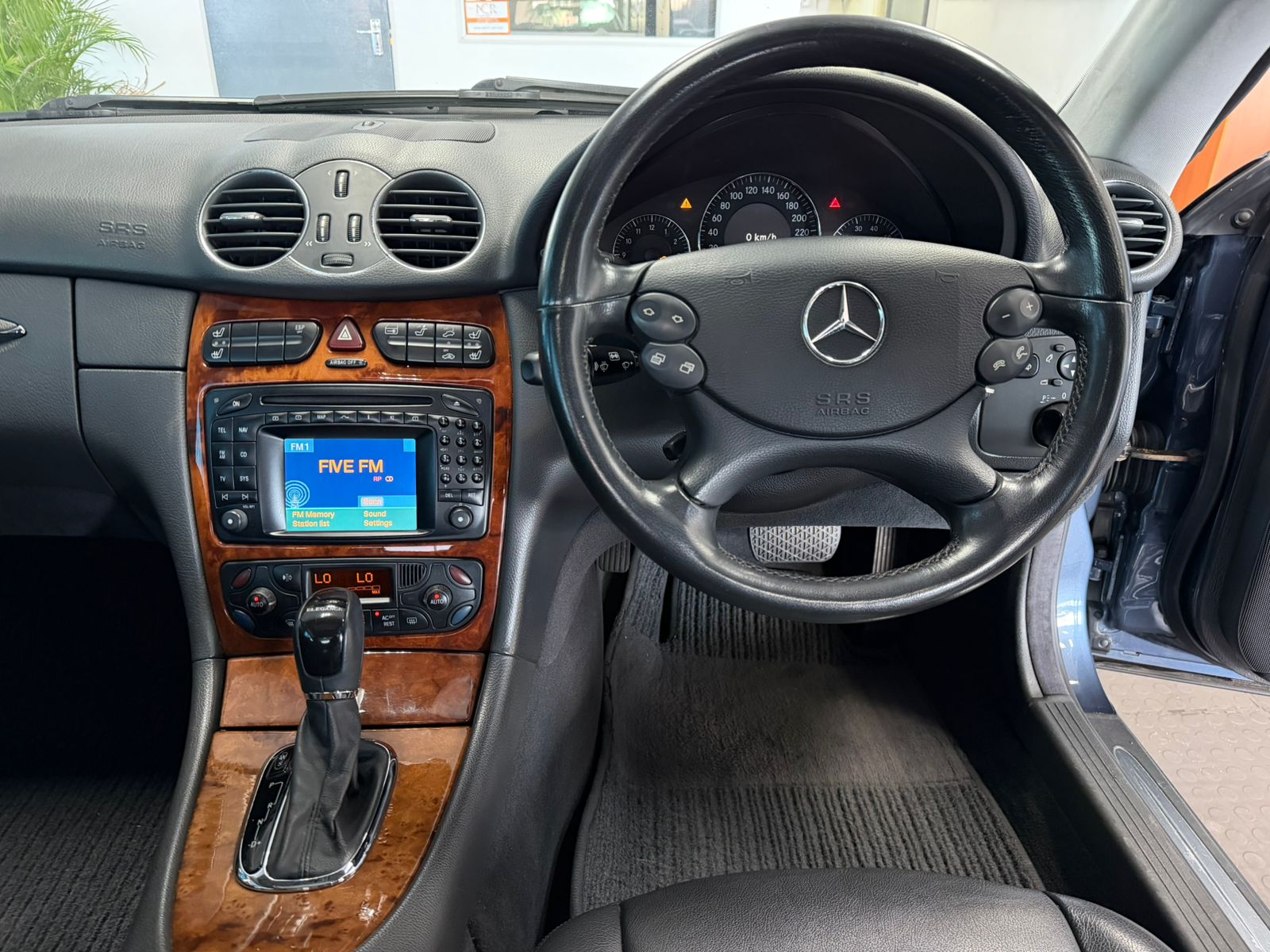 Mercedes-Benz CLK320 Coupe Elegance 2002