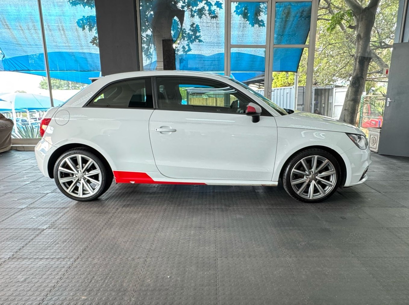 Audi A1 3-Door 1.6TDI SE R18 Le Mans Limited Edition 2014
