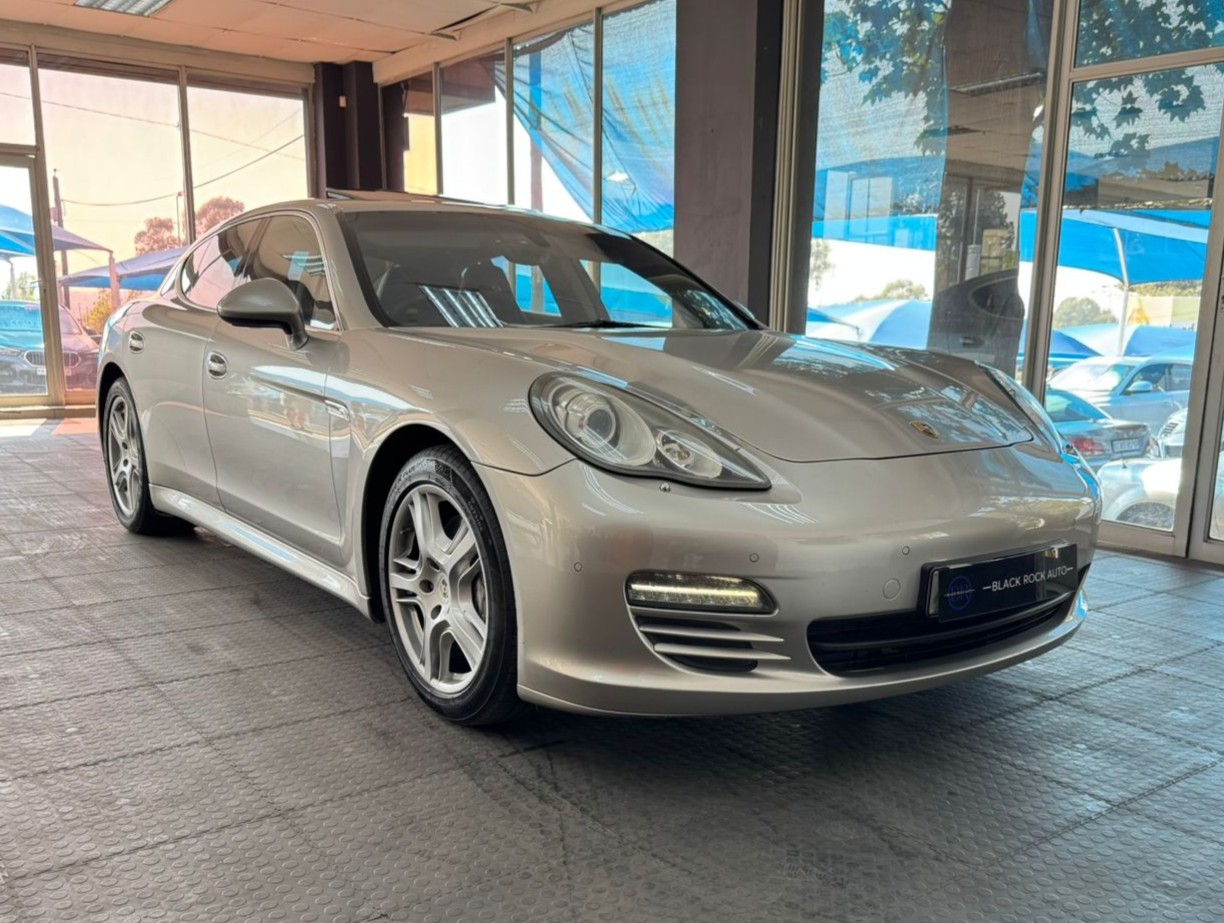 Porsche Panamera 4S 2010