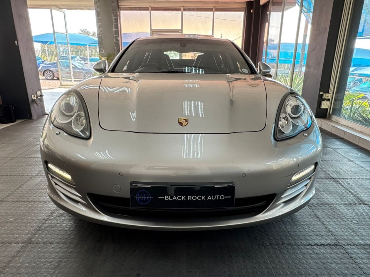Porsche Panamera 4S 2010