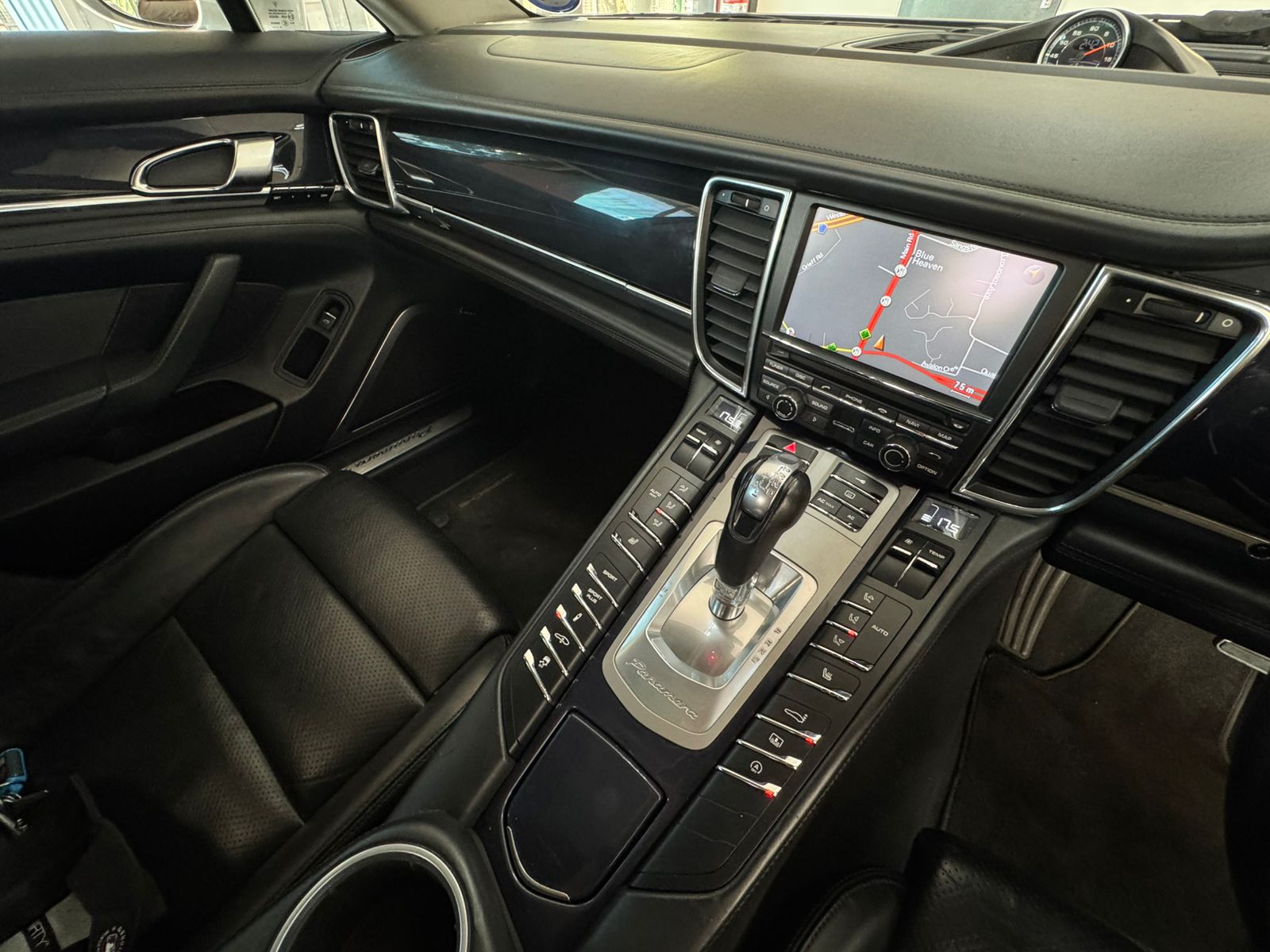 Porsche Panamera 4S 2010