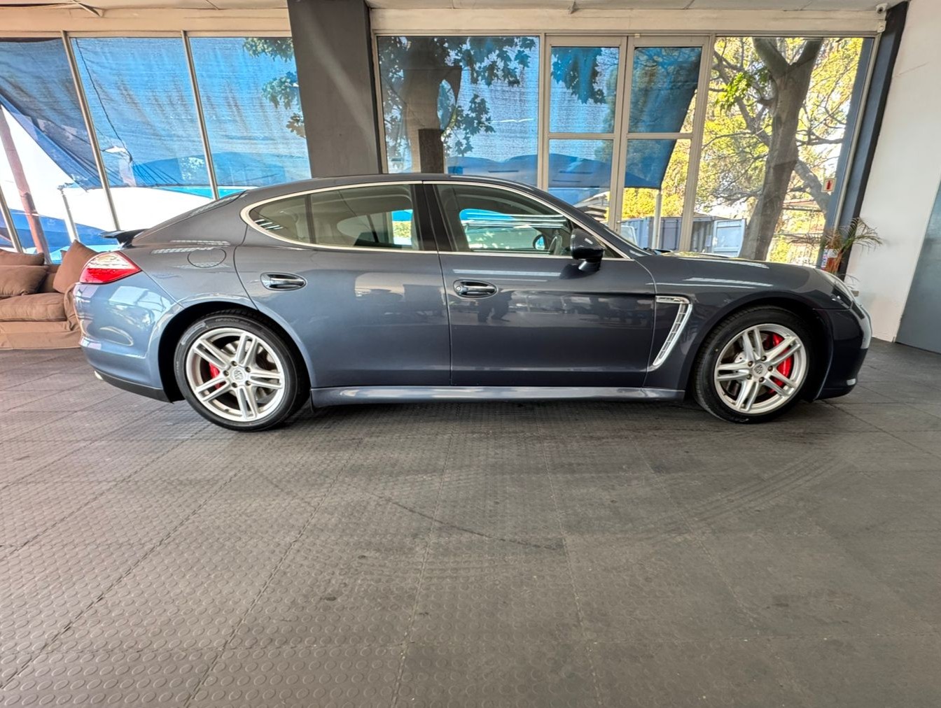 Porsche Panamera Turbo 2010