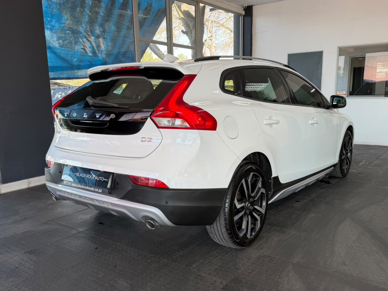 Volvo V40 CC D3 Momentum Auto 2017