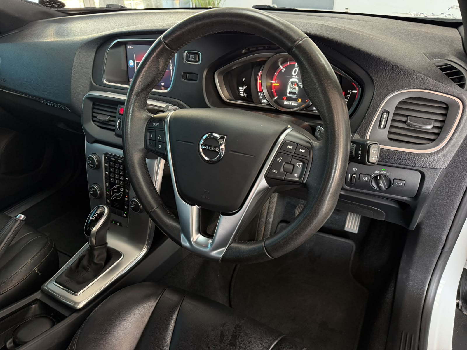 Volvo V40 CC D3 Momentum Auto 2017