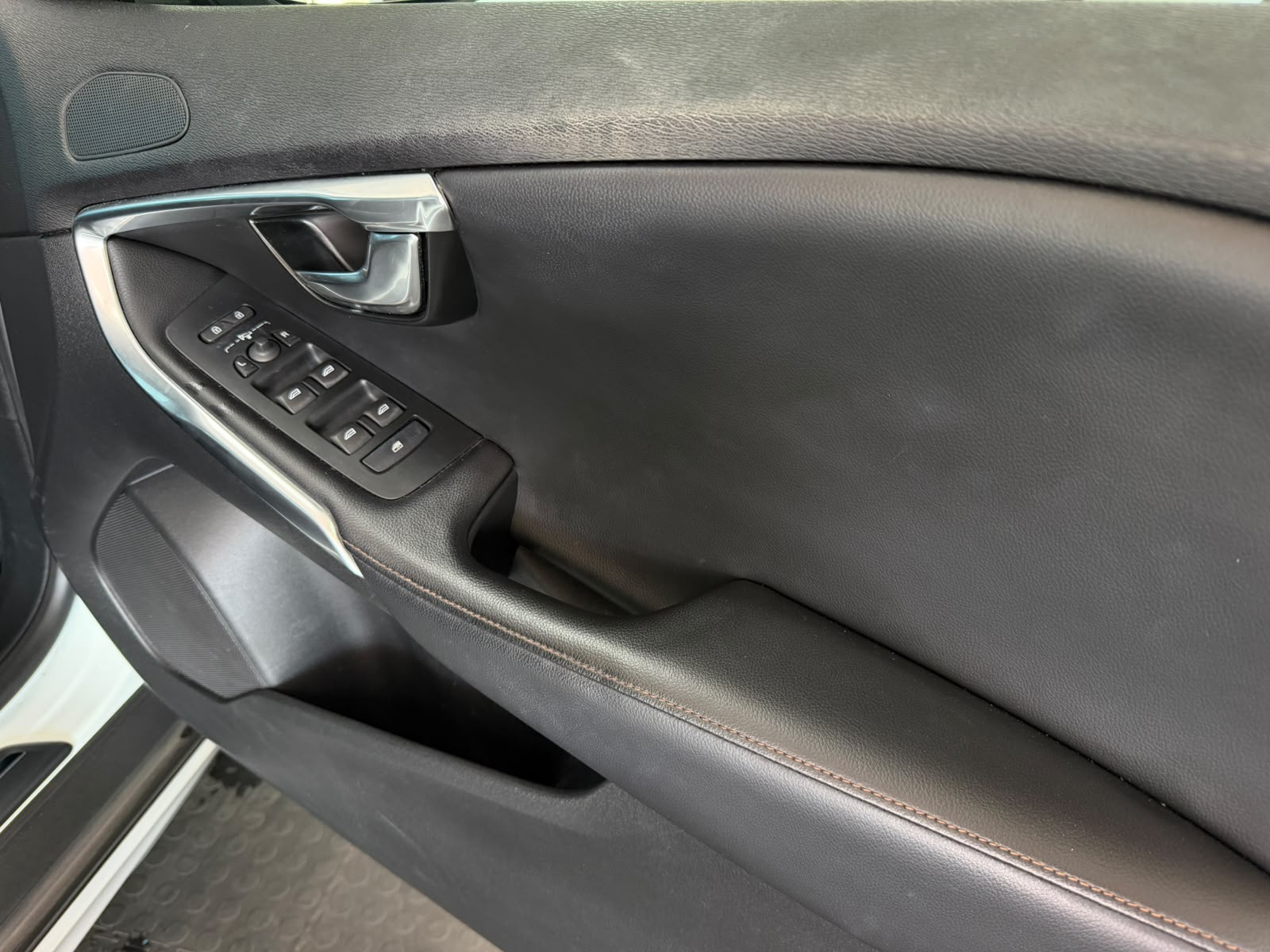 Volvo V40 CC D3 Momentum Auto 2017