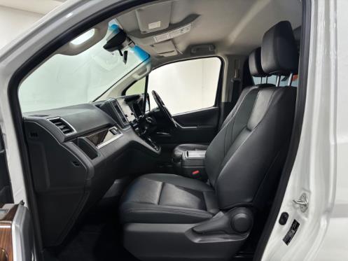 Toyota Quantum 2.8 LWB Bus 6-seater VX Premium 2022