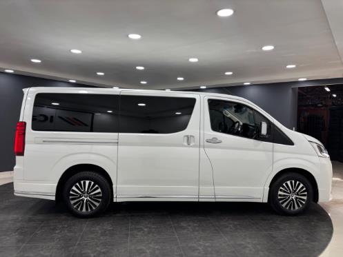 Toyota Quantum 2.8 LWB Bus 6-seater VX Premium 2022