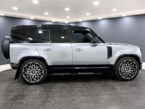 Land Rover Defender 110 D300 X-Dynamic HSE 2024