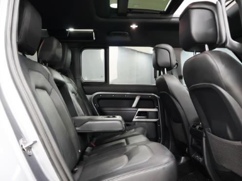 Land Rover Defender 110 D300 X-Dynamic HSE 2024