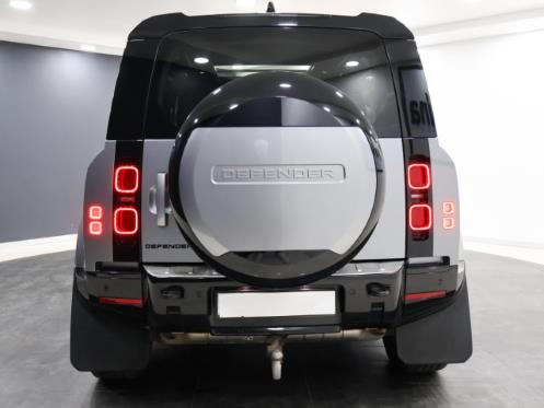 Land Rover Defender 110 D300 X-Dynamic HSE 2024