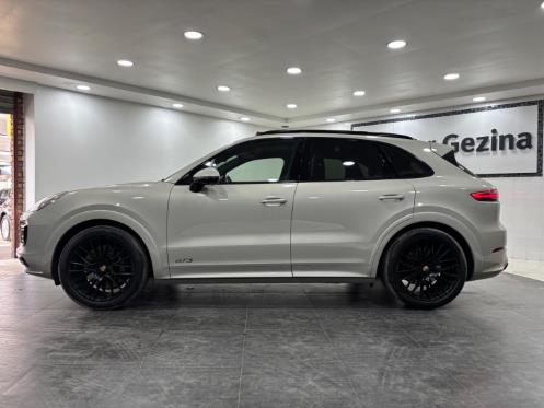 Porsche Cayenne GTS 2024