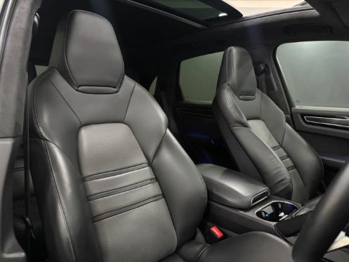 Porsche Cayenne GTS 2024