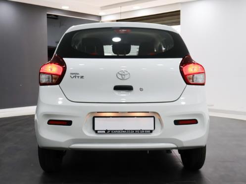 Toyota Vitz 1.0 2026