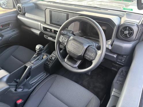 Toyota Land Cruiser FJ 2.7 4x4 GX 2026