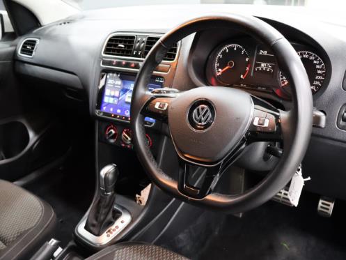 Volkswagen Polo Sedan 1.6 Comfortline Auto 2021