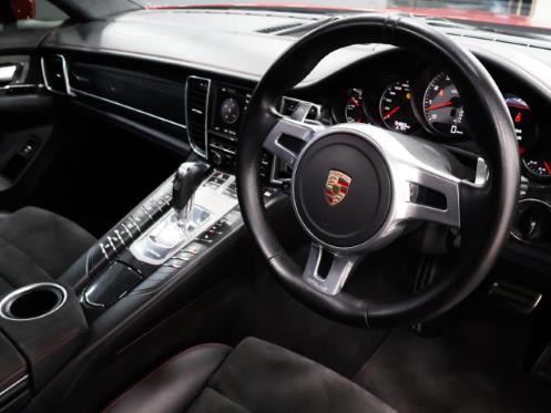 Porsche Panamera GTS 2013