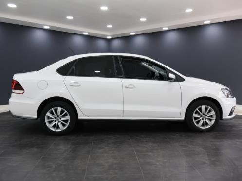 Volkswagen Polo Sedan 1.6 Comfortline 2021