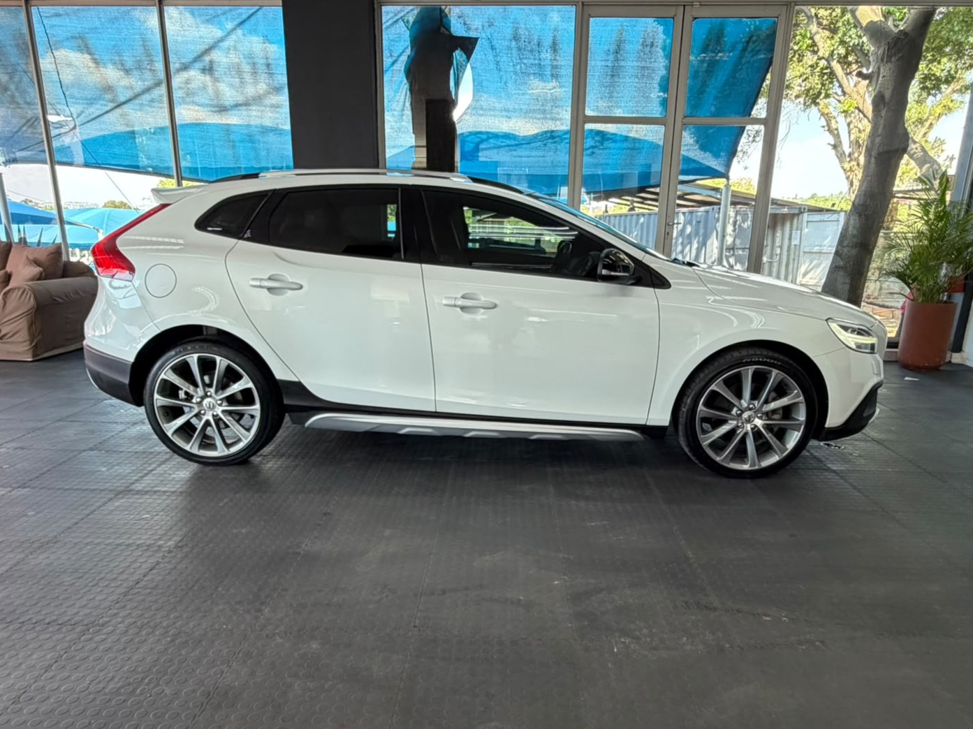 Volvo V40 Cross Country D3 Momentum 2019