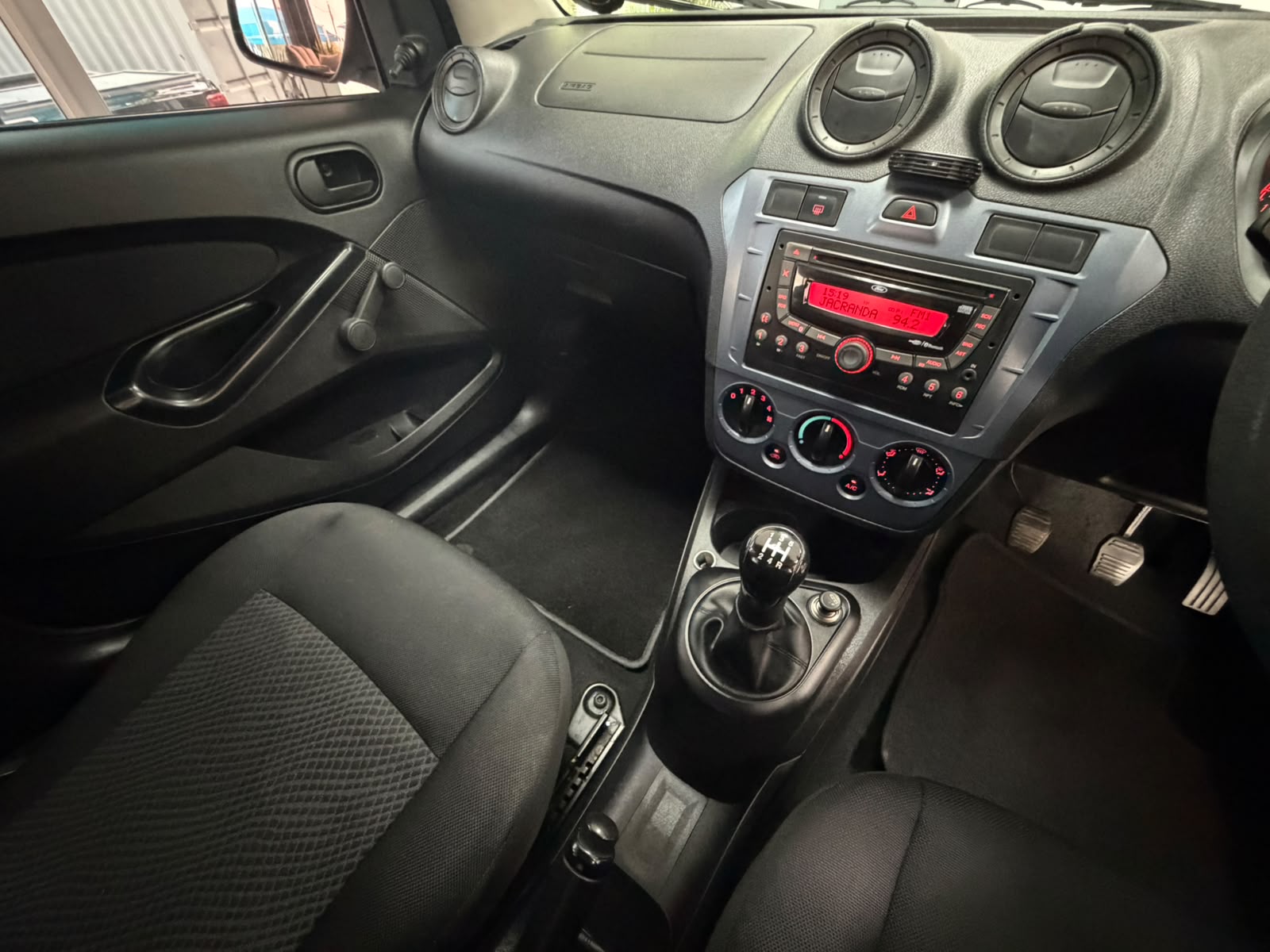 Ford Figo 1.4 Ambient 2014