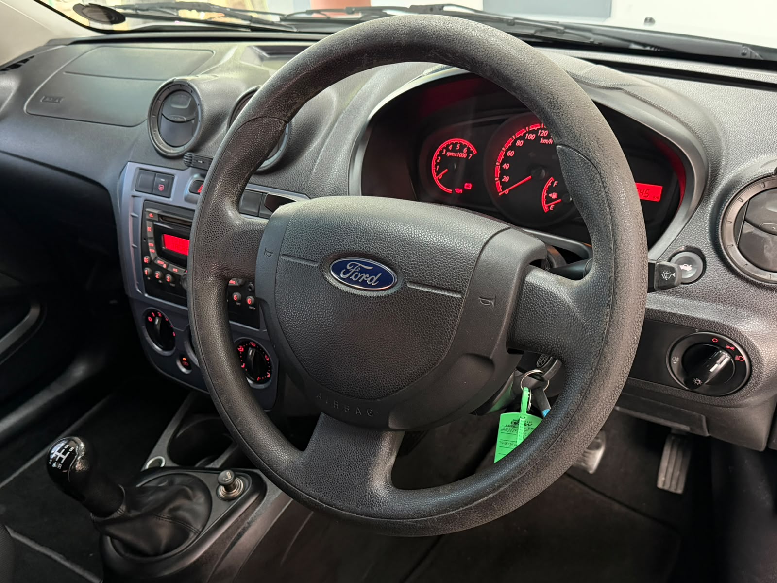 Ford Figo 1.4 Ambient 2014