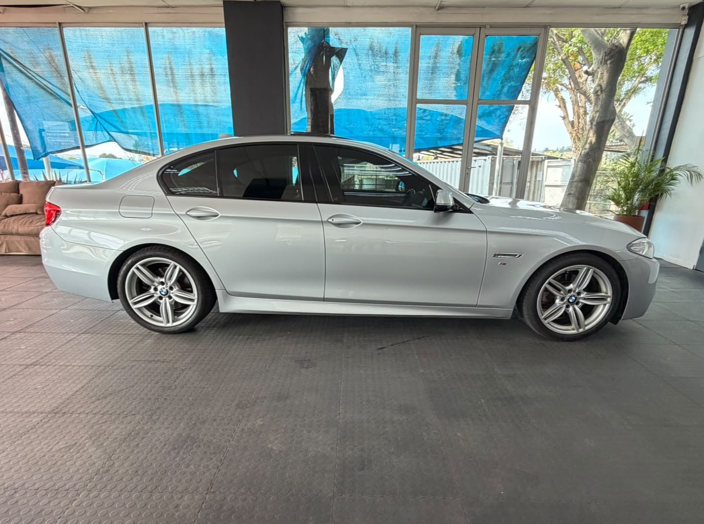 BMW 5 Series 520i MSport Auto 2014