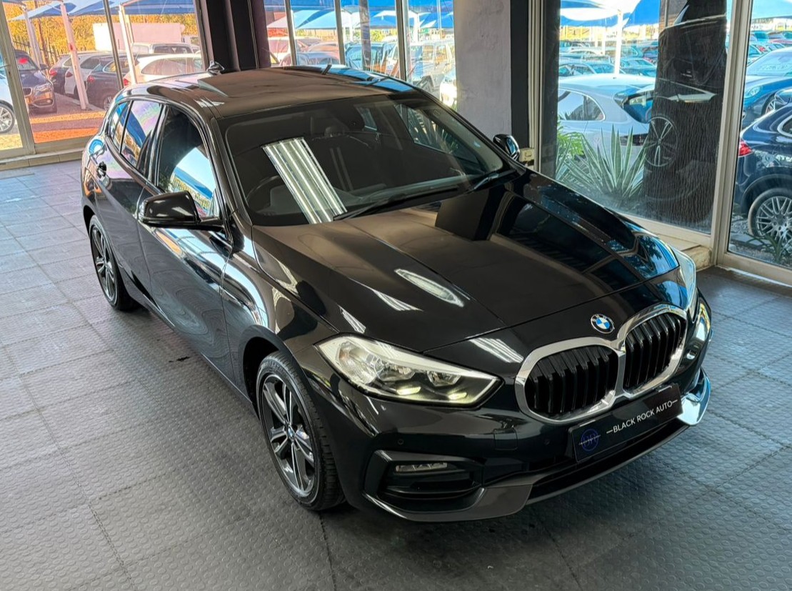 BMW 1 Series 118i Sport Line 2021