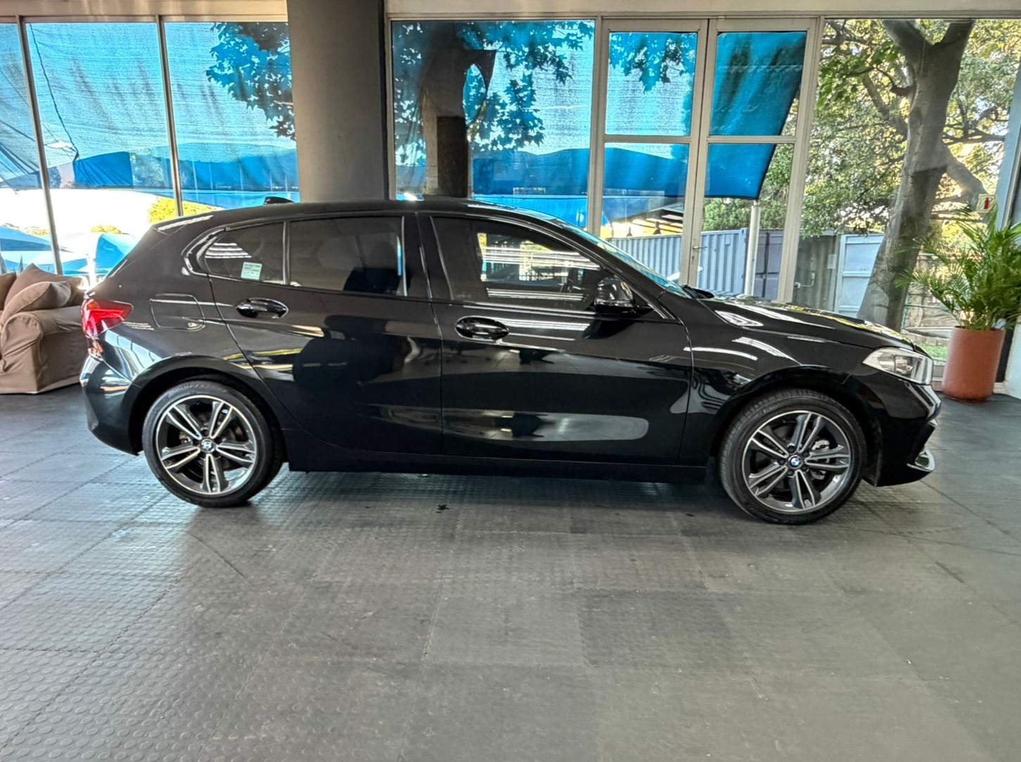 BMW 1 Series 118i Sport Line 2021