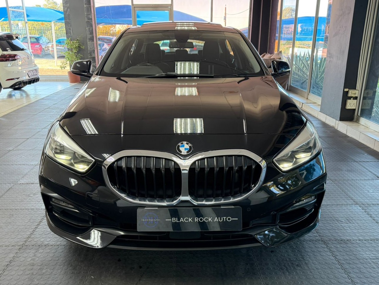 BMW 1 Series 118i Sport Line 2021